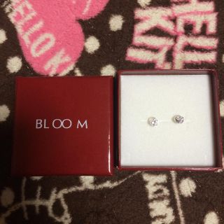 ブルーム(BLOOM)のBL OO M ハート型ピアス(ピアス)