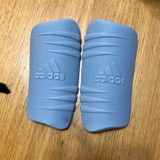 アディダス(adidas)のアディダス　すねあて　大人用(ウェア)