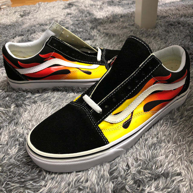 VANS(ヴァンズ)の2017復刻 27cm 新品 VANS Old Skool Flame US企画 メンズの靴/シューズ(スニーカー)の商品写真