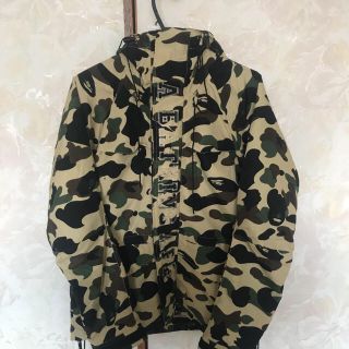 アベイシングエイプ(A BATHING APE)のアベイジングエイプ  スノボジャケット　マウンテンパーカー(マウンテンパーカー)