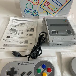 ニンテンドウ(任天堂)のスーパーファミコンミニ(家庭用ゲーム機本体)