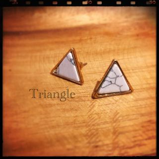 トライアングル ♡ 大理石風ピアス(ピアス)