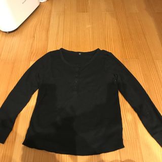 ユニクロ(UNIQLO)のUNIQLユニクロ　ワッフルヘンリーネックT ワッフルT 黒　長袖(Tシャツ(長袖/七分))