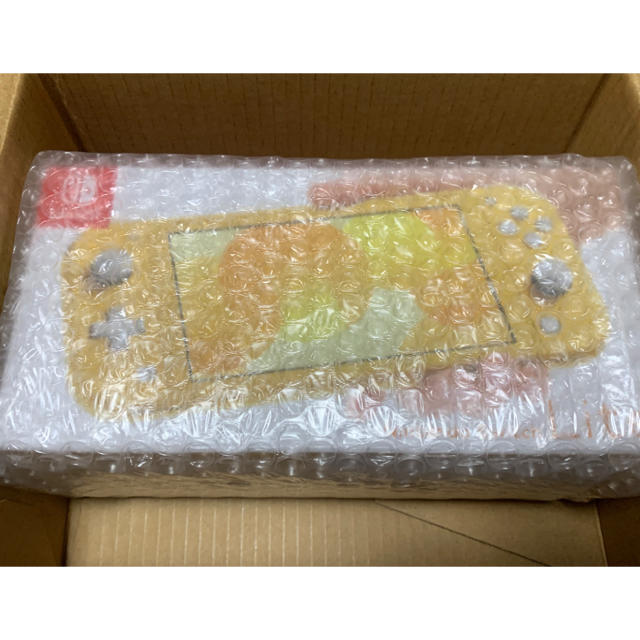 新品　ニンテンドースイッチ　ライト　イエローあつまれどうぶつの森