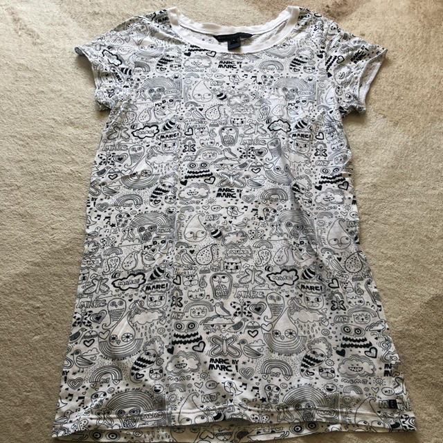 MARC BY MARC JACOBS(マークバイマークジェイコブス)の美品 マークバイマークジェイコブス Tシャツ グラフィティ ロゴ レディース レディースのトップス(Tシャツ(半袖/袖なし))の商品写真