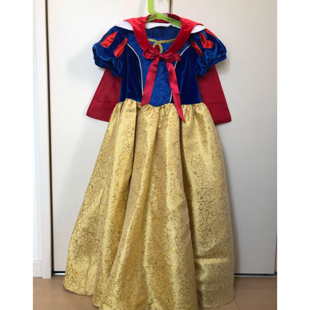 Disney(ディズニー)のビビデバビデブティック　白雪姫　ドレス　120㎝ キッズ/ベビー/マタニティのキッズ服女の子用(90cm~)(ドレス/フォーマル)の商品写真