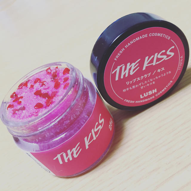 LUSH(ラッシュ)のLUSH♡THE KISS♡新品 コスメ/美容のボディケア(ボディスクラブ)の商品写真