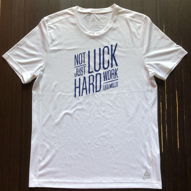 Reebok(リーボック)の【メンズ】LesMills×Reebok Tシャツ（プレゼント付き!!） スポーツ/アウトドアのトレーニング/エクササイズ(トレーニング用品)の商品写真