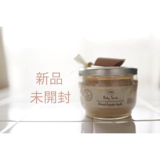 サボン(SABON)の【未使用】SABON ボディスクラブ　320g  パチュリ・ラベンダー・バニラ(ボディスクラブ)