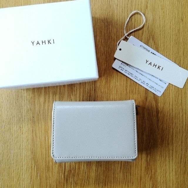 YAHKI　コンパクトウォレット　ライトグレー レディースのファッション小物(財布)の商品写真