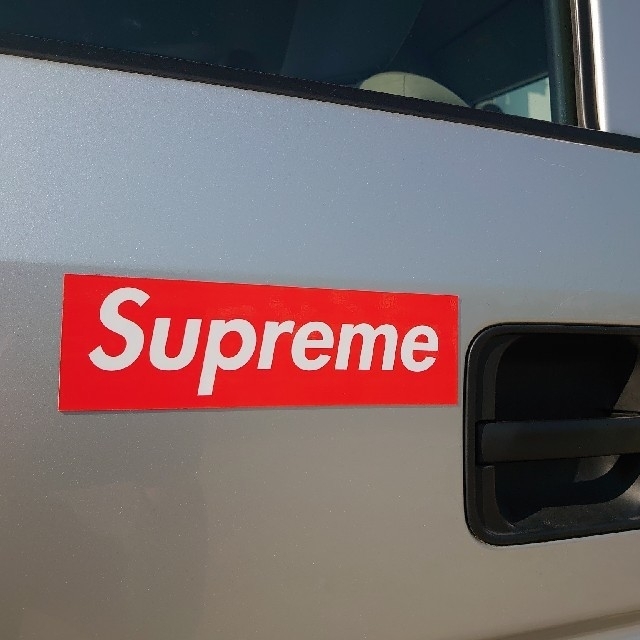 Supreme マグネット ステッカー ロゴ 赤 レッド 1枚 シュプリームの通販 By ひろと S Shop ラクマ