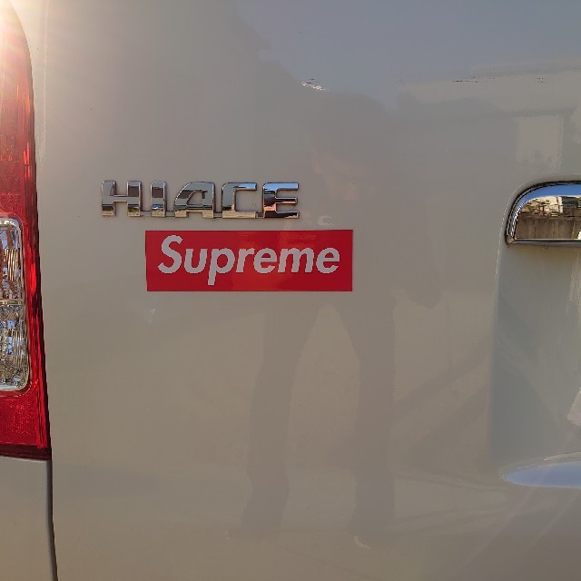 SUPREME マグネット ステッカー ロゴ 赤 レッド 1枚 シュプリーム