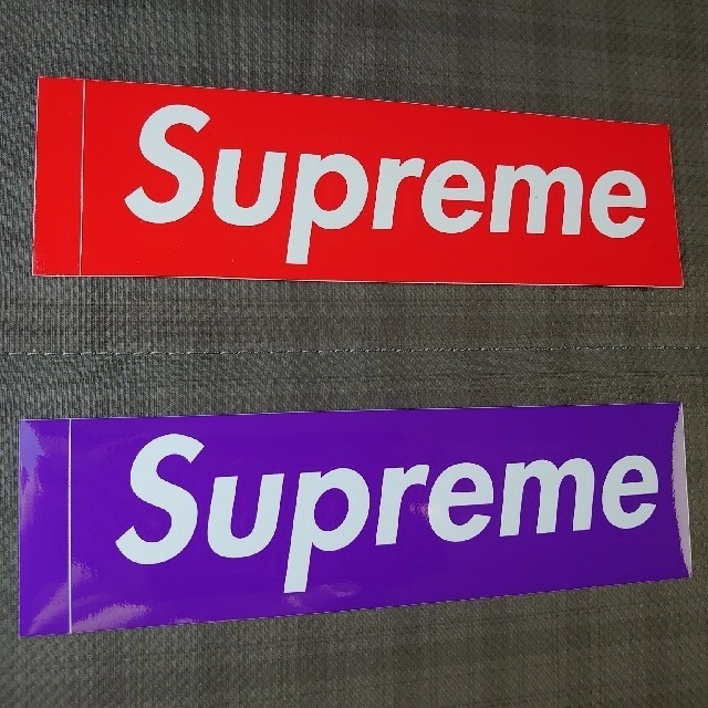 SUPREME マグネット ステッカー ロゴ 赤 レッド 1枚 シュプリームの通販 by ひろと's shop｜ラクマ