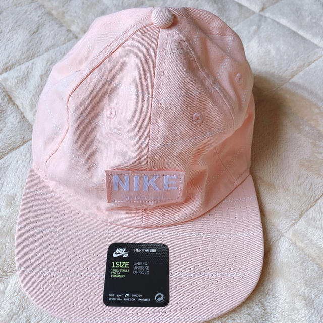 NIKE(ナイキ)のNIKE cap レディース　ピンク レディースの帽子(キャップ)の商品写真