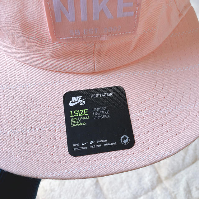 NIKE(ナイキ)のNIKE cap レディース　ピンク レディースの帽子(キャップ)の商品写真