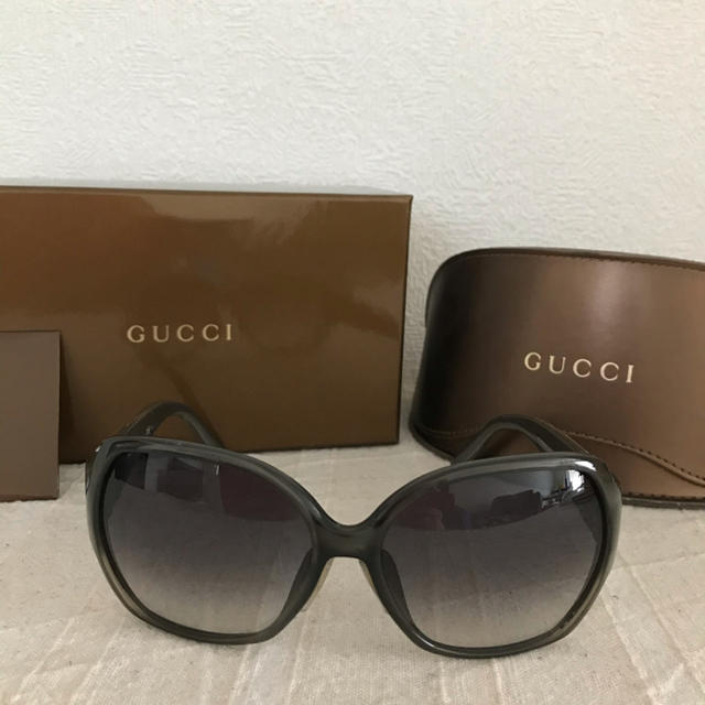 Gucci(グッチ)のグッチ　サングラス　美品 レディースのファッション小物(サングラス/メガネ)の商品写真