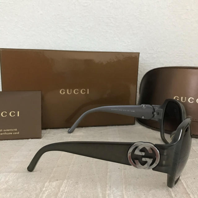 Gucci(グッチ)のグッチ　サングラス　美品 レディースのファッション小物(サングラス/メガネ)の商品写真