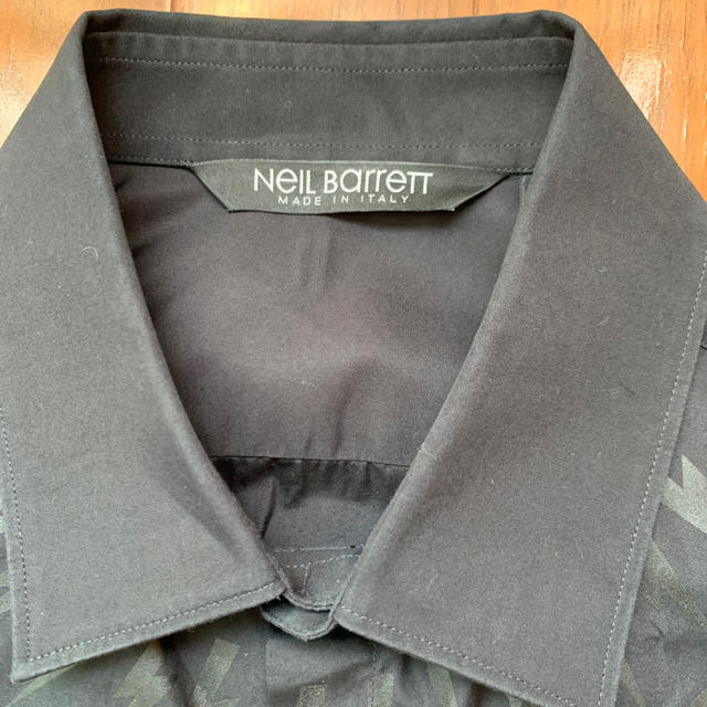 NEIL BARRETT(ニールバレット)のシャツＮeIL Barrett メンズのトップス(シャツ)の商品写真