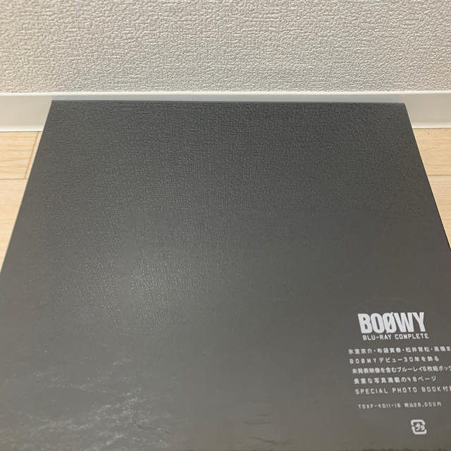 ⚠︎最終値下げ⚠︎BOΦWY　Blu-ray　COMPLETE Blu-ray エンタメ/ホビーのDVD/ブルーレイ(ミュージック)の商品写真