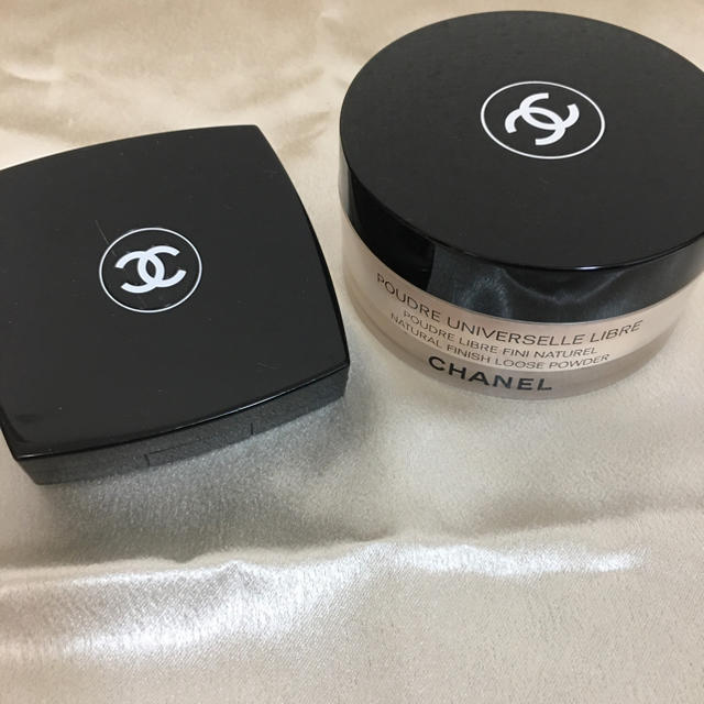 CHANEL(シャネル)の値下げ【限定品】シャネル プードゥル ユニヴェルセル ムーンライトおまけ付き コスメ/美容のベースメイク/化粧品(フェイスパウダー)の商品写真