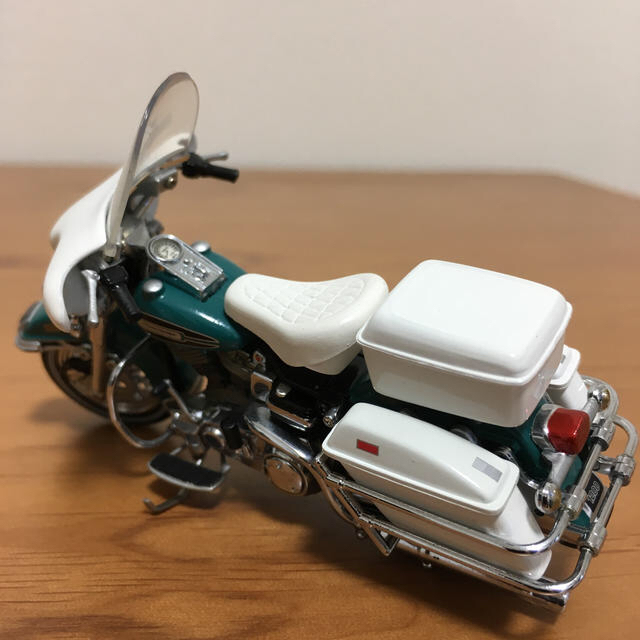 Harley Davidson(ハーレーダビッドソン)のこうちゃん専用　フランクリンミント　FLHハイドラグライド エンタメ/ホビーのおもちゃ/ぬいぐるみ(ミニカー)の商品写真