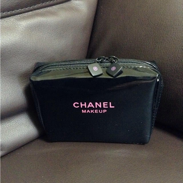 CHANEL(シャネル)のシャネルメイクアップポーチ レディースのファッション小物(ポーチ)の商品写真