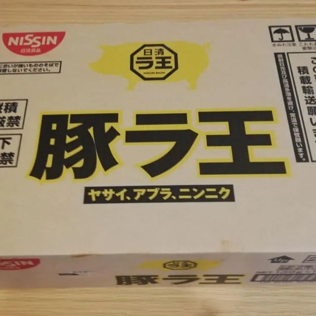 日清食品(ニッシンショクヒン)の豚ラ王　12個入り 食品/飲料/酒の食品(麺類)の商品写真