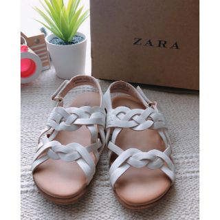 ザラキッズ(ZARA KIDS)のZARA baby サンダル　22 (13.5cm)(サンダル)