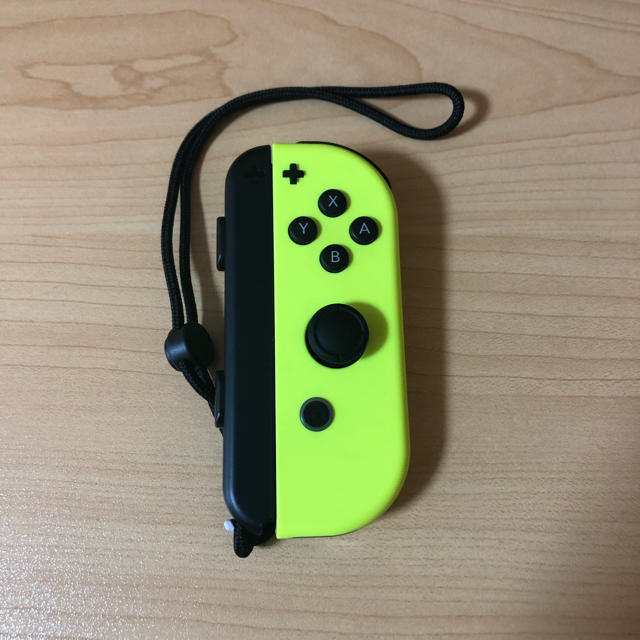 Nintendo Switch(ニンテンドースイッチ)のNintendo switch Joy-Con 右 エンタメ/ホビーのゲームソフト/ゲーム機本体(その他)の商品写真