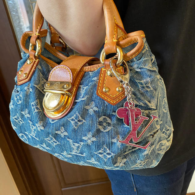 LOUIS VUITTON(ルイヴィトン)のルイヴィトン　デニム　バッグ　ハンドバッグ　モノグラム　シャネル　プラダ　グッチ レディースのバッグ(ハンドバッグ)の商品写真