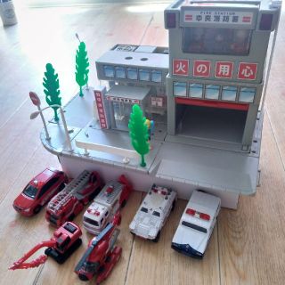 タカラトミー(Takara Tomy)のトミカタウン　消防署　ハイパーレスキュー他7台セット(ミニカー)