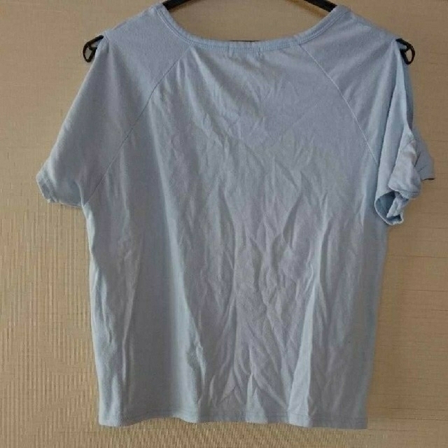 HONEYS(ハニーズ)のハニーズ　肩だし Tシャツ レディースのトップス(Tシャツ(半袖/袖なし))の商品写真