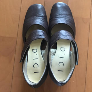 D'ICI 靴（茶）22㎝サンダル(サンダル)