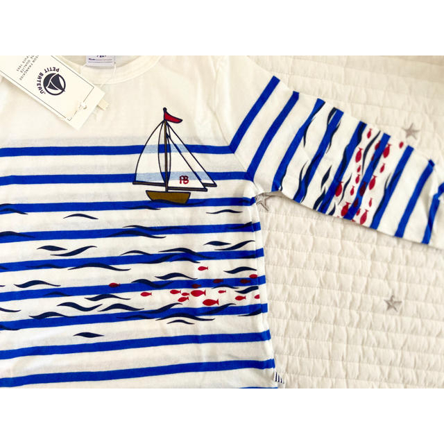 PETIT BATEAU(プチバトー)の【kids】プチバトー　ボーダーロンT キッズ/ベビー/マタニティのベビー服(~85cm)(シャツ/カットソー)の商品写真