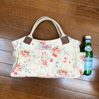 キャスキッドソン(Cath Kidston)の美品　cath kidston キャスキッドソン  花柄　バッグ　フラワー(トートバッグ)