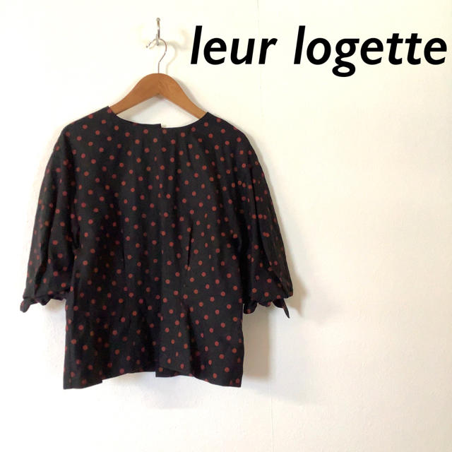 leur logette(ルールロジェット)の【美品】leur logette バックボタン ドット リネン ブラウス  レディースのトップス(シャツ/ブラウス(半袖/袖なし))の商品写真