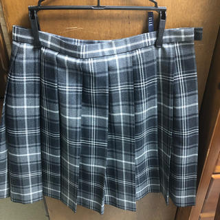エル(ELLE)の制服用スカート(ひざ丈スカート)