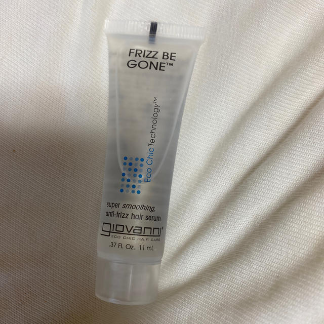 Cosme Kitchen(コスメキッチン)のコスメキッチン　ムック本 2020ジョヴァンニ　ヘアセラム　ミニサイズ11ml コスメ/美容のヘアケア/スタイリング(トリートメント)の商品写真