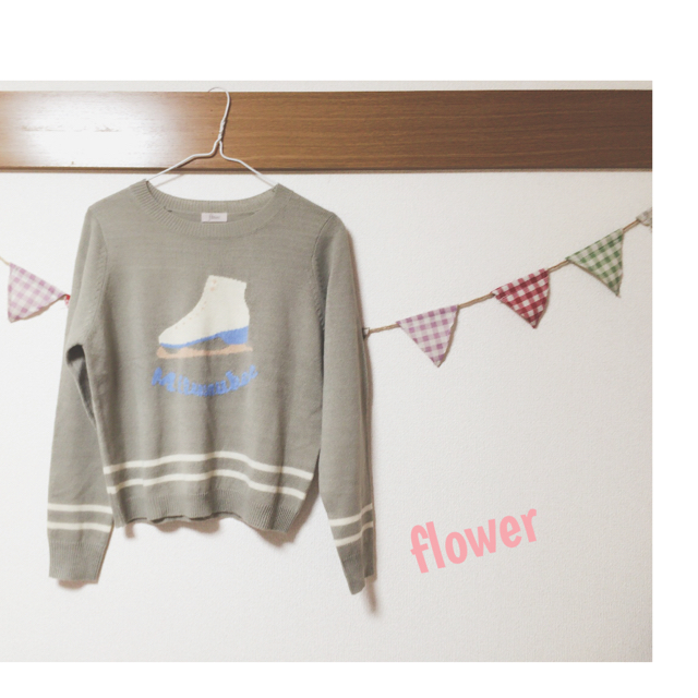 flower(フラワー)のflower ロゴ入りニット レディースのトップス(ニット/セーター)の商品写真