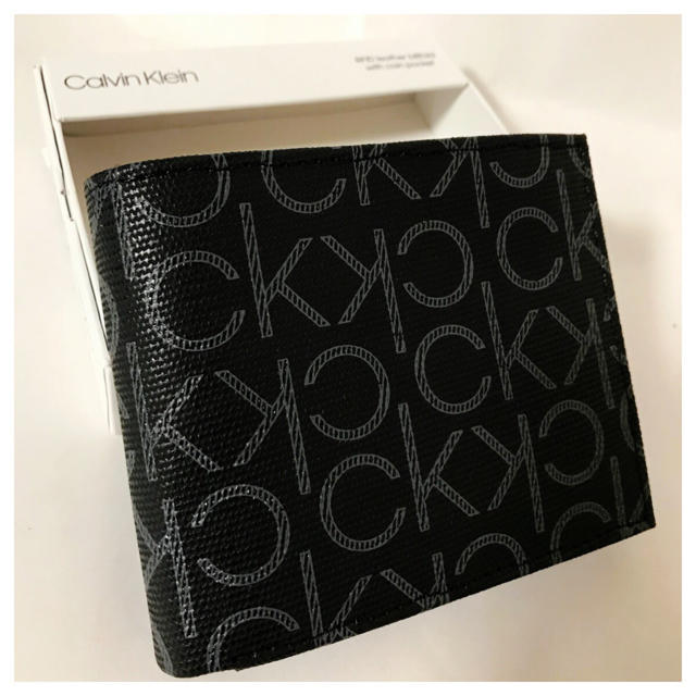 Calvin Klein(カルバンクライン)の直営店購入 新品カルバンクライン 人気のモノグラム柄 高級 二つ折り財布 メンズのファッション小物(折り財布)の商品写真