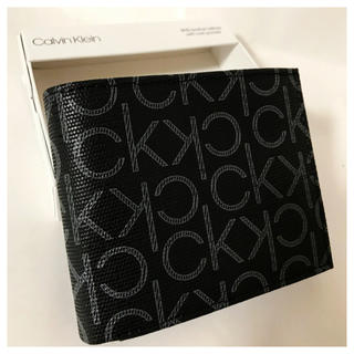 カルバンクライン(Calvin Klein)の直営店購入 新品カルバンクライン 人気のモノグラム柄 高級 二つ折り財布(折り財布)