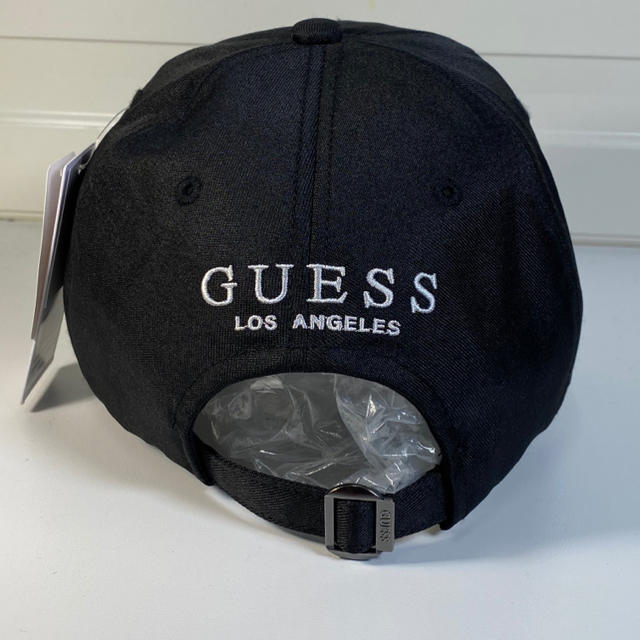 GUESS(ゲス)の新品未使用　GUESS/ゲス　ロー CAP 国内正規品　送料無料 レディースの帽子(キャップ)の商品写真