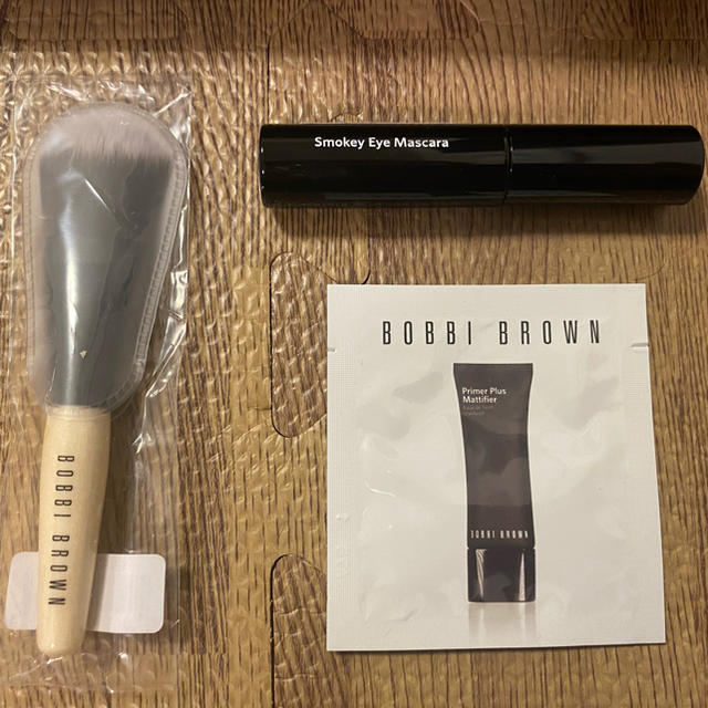 BOBBI BROWN(ボビイブラウン)のボビーブラウン♡アメニティー ポーチ レディースのファッション小物(ポーチ)の商品写真