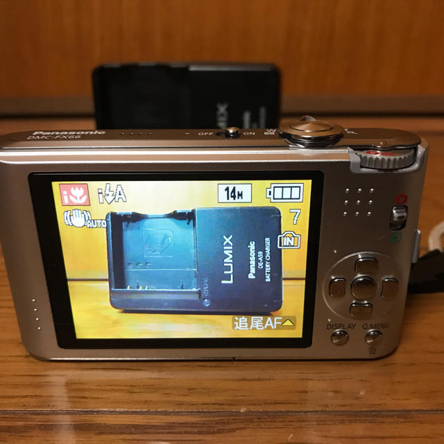 Panasonic(パナソニック)の【デジカメ】Panasonic LUMIX FX66 シルバー スマホ/家電/カメラのカメラ(コンパクトデジタルカメラ)の商品写真