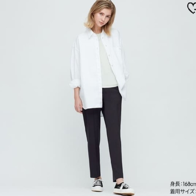 UNIQLO(ユニクロ)のEZYアンクルパンツ レディースのパンツ(クロップドパンツ)の商品写真