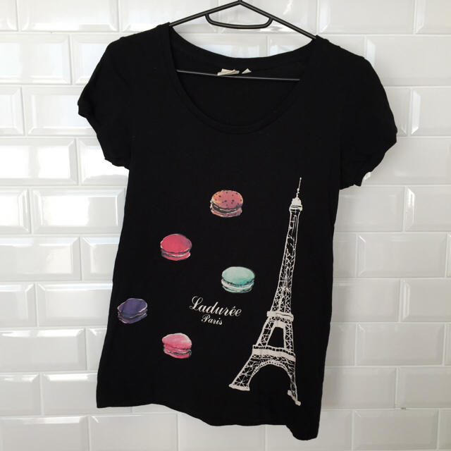 LADUREE(ラデュレ)のLADUREE×UTコラボTシャツ レディースのトップス(Tシャツ(半袖/袖なし))の商品写真