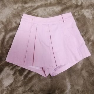 セシルマクビー(CECIL McBEE)の前から見るとスカートに見える！ショートパンツ(ショートパンツ)