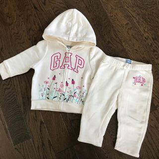 ベビーギャップ(babyGAP)のベビーギャップ♡お花刺繍セットアップ サイズ70 春服 女の子 パーカーパンツ(その他)