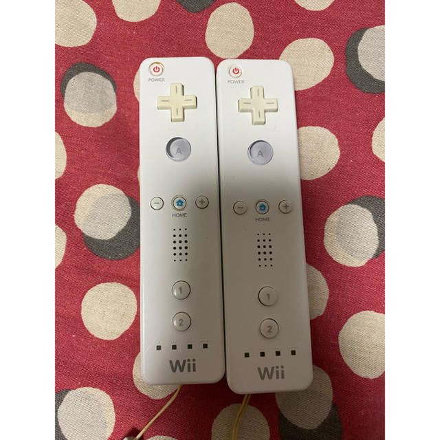 Wii(ウィー)のWiiリモコン エンタメ/ホビーのゲームソフト/ゲーム機本体(家庭用ゲーム機本体)の商品写真