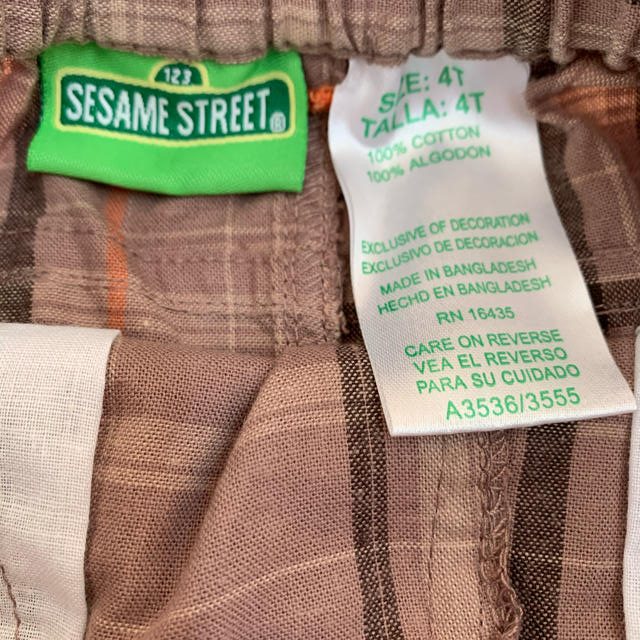 SESAME STREET(セサミストリート)のセサミストリート　100cm〜105cm  半ソデ　半ズボン　上下セット キッズ/ベビー/マタニティのキッズ服男の子用(90cm~)(Tシャツ/カットソー)の商品写真